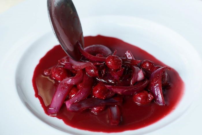 Квiти бузини в вишневому соусi — особливий рецепт